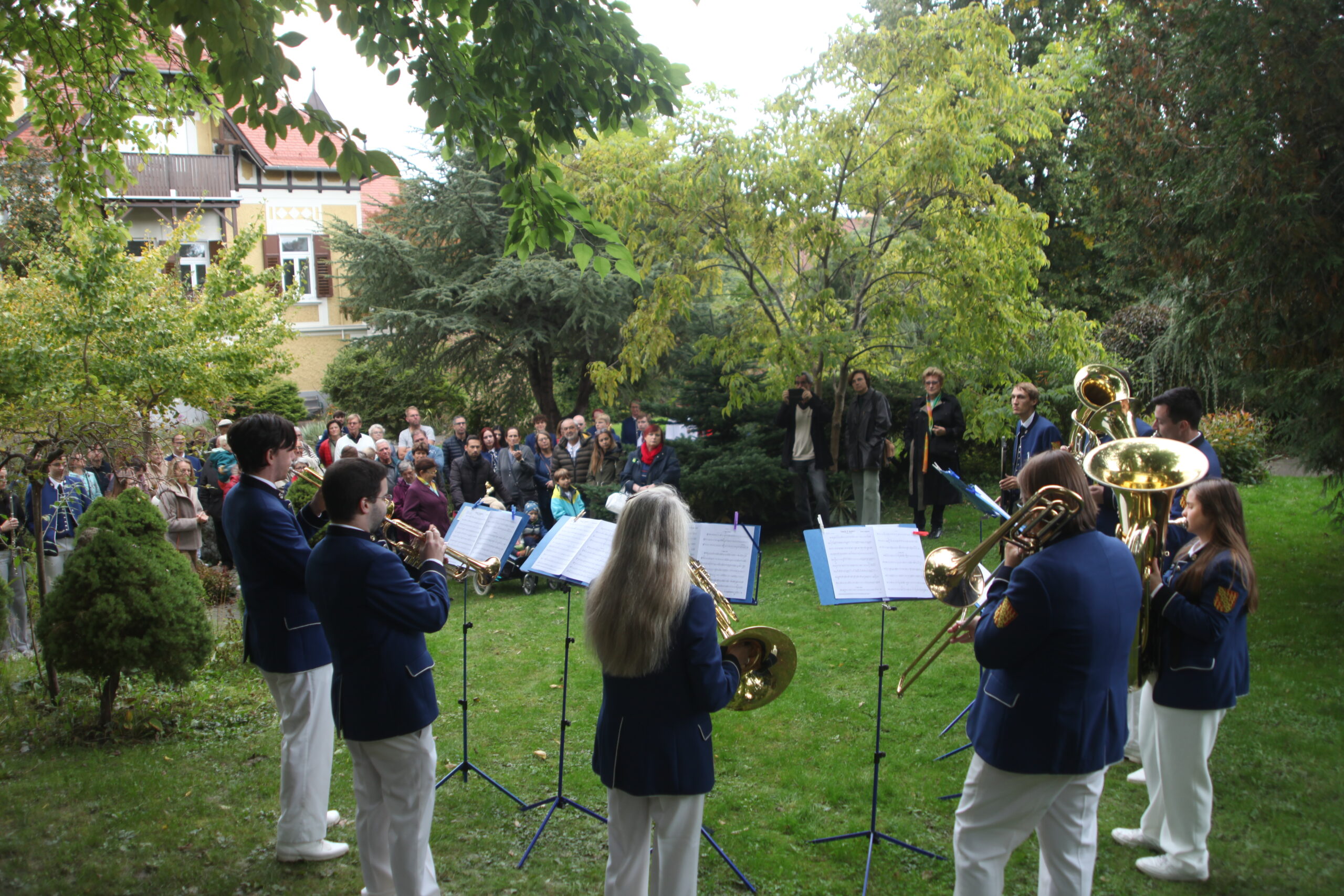 24_SiP_434_Ensembles_Blechhaufen